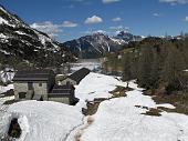 13 Dall'alto il lago con la diga